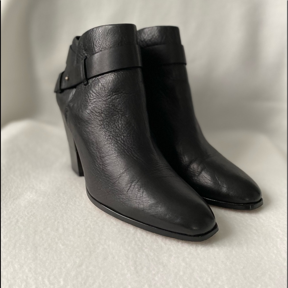 Dolce Vita Size 9 1/2 Black Leather Ankle Boots